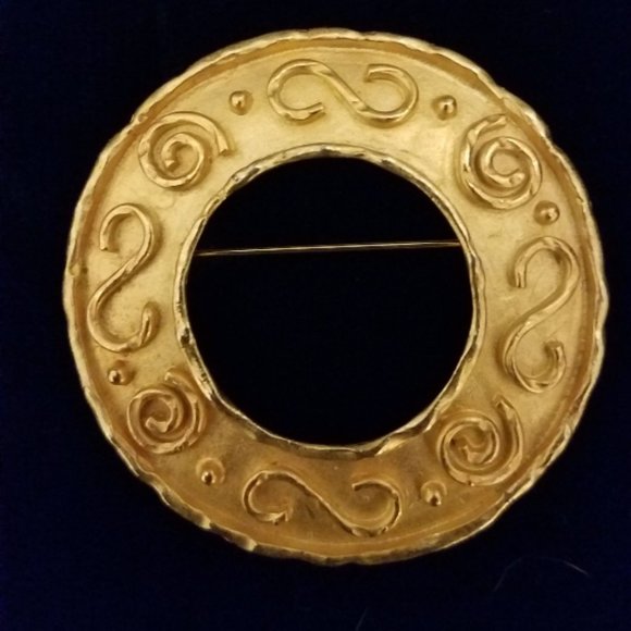 Vintage Circular Brooch with Abstract Design - Gold Tone Metal - Picture 1 of 4